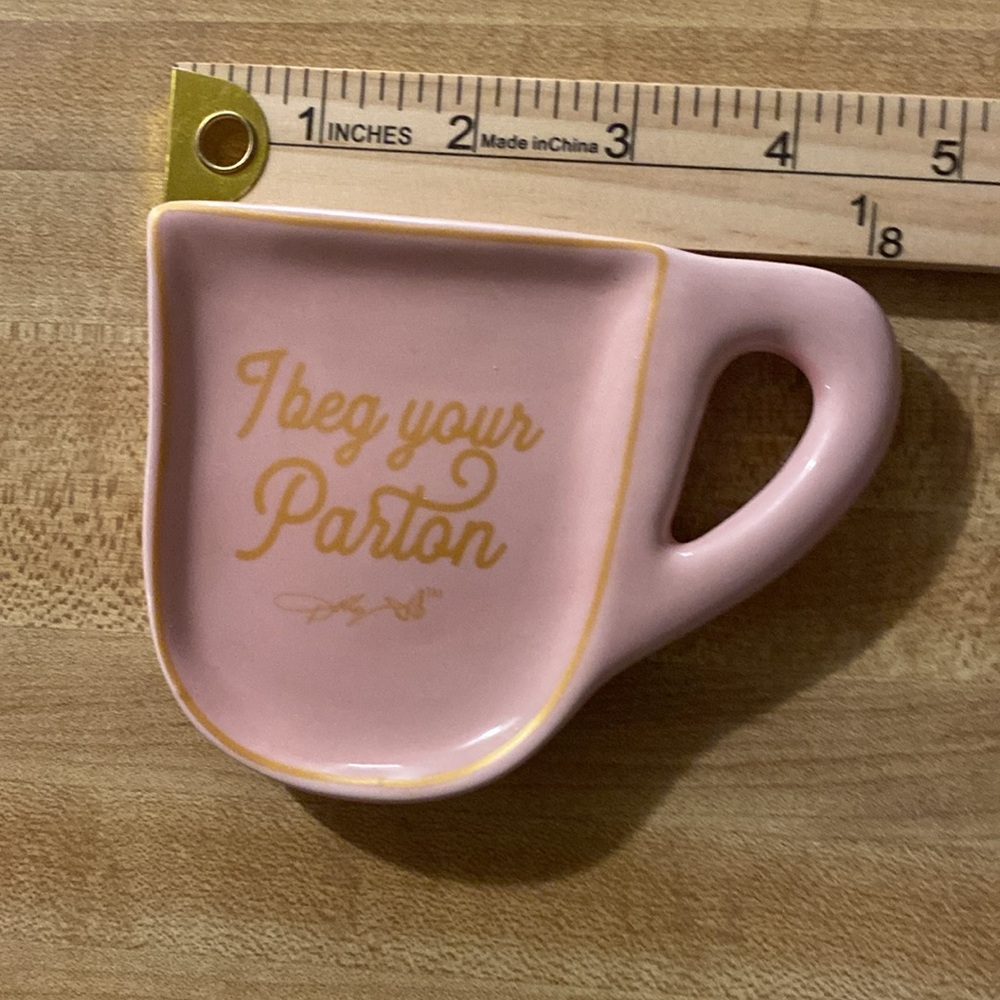 Dolly Parton “I beg your Parton” Pink Trinket Tray/Teabag Holder with Gold Text - Picture 4 of 5